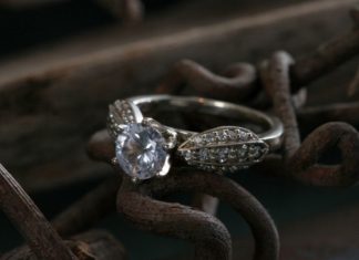 Engagement Rings & Wedding Rings : 16 Sublime Handmade Engagement Rings by Liloveve That Will Leave You Breathless – Mon Cheri Bridals