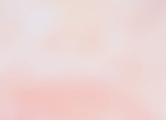 Engagement Rings & Wedding Rings : A Classic Wedding with A Coral and Pink Palette