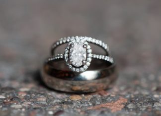 Engagement Rings & Wedding Rings : A Modern Wedding with Bright + Bold Colors | Austin + Angelia