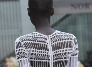Fashion : cheongsaam:
Details @ Julien MacDonald S.S 2015