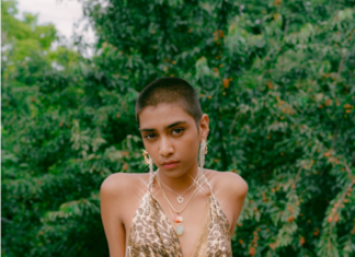 Fashion Editorial : erikakbowes:
Ash Appadu shot and styled by me
more on…