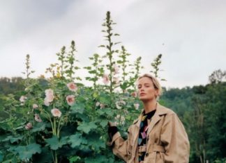 Fashion Editorial : lxst-nxght:Carolyn Murphy / Vogue US September 2017