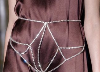 Fashion : @fashiondailymag // area fw17 via @driflloon