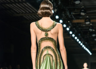 Fashion : fashiondailymag:
another fantastic back detail on this green…