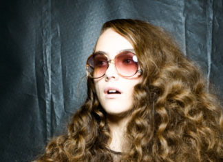 Fashion : fashiondailymag:
curly hair and sheer romance. Michelle Helene…
