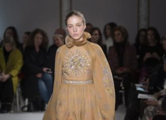Fashion : fashiondailymag:
giambattista valli ss17 haute couture.(ph…