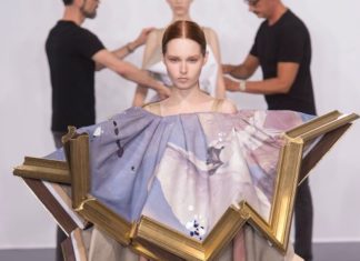 Fashion : fashiondailymag:
more framed in gold. VIKTOR + ROLF haute…
