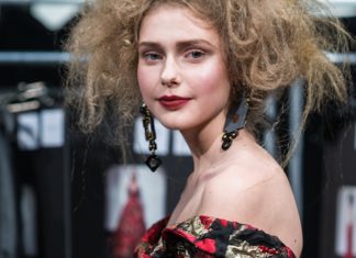 Fashion : fashiondailymag:
red dress party.
naeem khan
ph @paulterrie x…