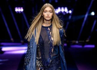 Fashion : fashiondailymag:
VERSACE BLUES: gigi hadid sparkled. (ph…