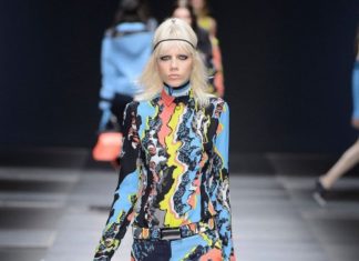 Fashion : fashiondailymag:
Versace fw16.
Gigi, mica , jourdan.PFW //…