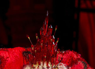 Fashion : Guo Pei Couture SS17Posted by x