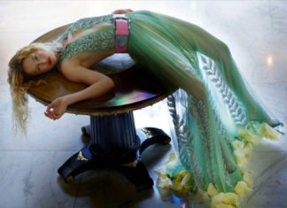 Fashion : i see the rainbow. Raquel Zimmermann by Nick Knight for Vogue UK…