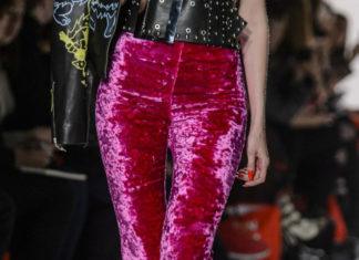 Fashion : Jeremy Scott FW17Posted by x