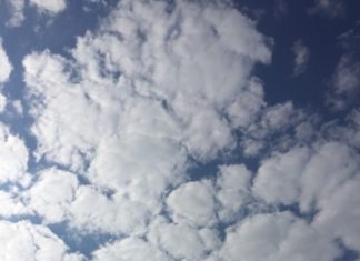 Fashion : They look like pillows in my sky.
08.10.17