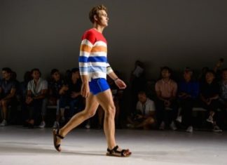 Fashion : Walking in multicolor
Parke + ronen. Ss18
Ph @paulterrie x…