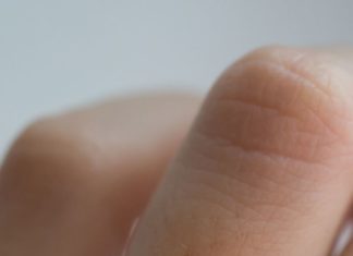 Luxury Jewelry 2017/2018 : The perfect vintage diamond solitaire. Handset pavé side stones, double claw pr…