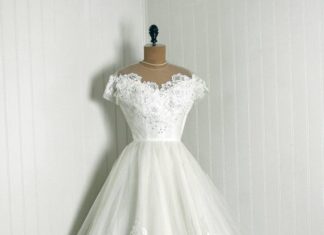 Short Wedding Dresses : 1950’s Priscilla of Boston White Chantilly Lace & Tulle Tea Length Wedding Dress…