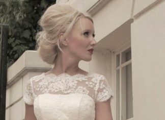 Short Wedding Dresses : Capped Sleeves Scalloped Bateau Knee-length Lace Wedding Dress