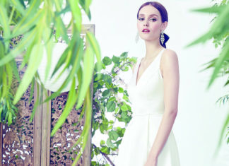 Short Wedding Dresses : Is it love at first sight? This stunning lace wedding dress will add the perfect…