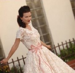 Short Wedding Dresses : :) Look at the pink!!…