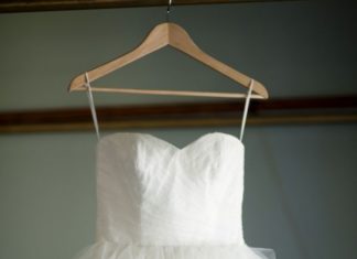 Short Wedding Dresses : precious short wedding dress by Anne Barge // photo by LaurenLarsenBlog.com…