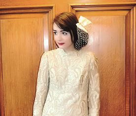 Short Wedding Dresses : SALE 1960's MOD Wedding Dress with Stunning Gold/Cream Metallic Paisley Det…