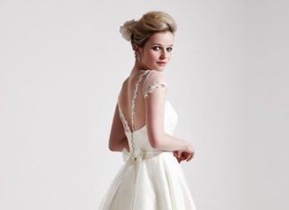 Short Wedding Dresses : Sassi Holford tea length / high-low hemline wedding dress | The Wedding Scoop Sp…