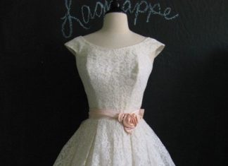 Short Wedding Dresses : Vintage Lace Dress | Vintage Wedding Gown | Vintage 1950s White and Pink Chantil…