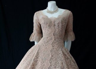 Short Wedding Dresses : What are they wearing now