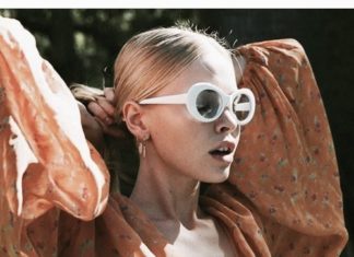 Street Style : Yellow Blouse