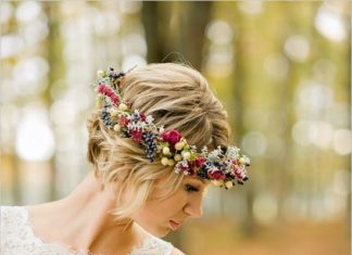 Wedding Hair With Flowers & jewels : berry and floral hairband #shortweddinghair #fallwedding #weddingchicks www.wedd…