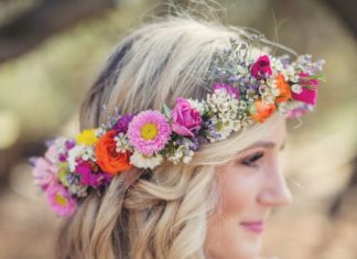Wedding Hair With Flowers & jewels : Boho Chic Has Never Looked So Pretty