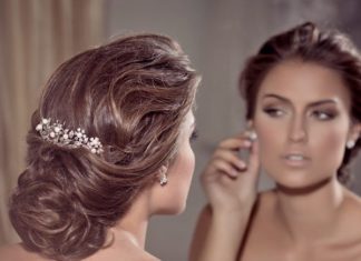 Wedding Hair With Flowers & jewels : Editorial { Bridal Beauty } – Constance Zahn | Casamentos