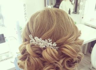 Wedding Hair With Flowers & jewels : Effortlessly Chic Wedding Hairstyle Inspiration – MODwedding