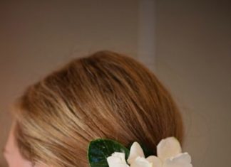 Wedding Hair With Flowers & jewels : gardenia hair flowers | Meg Baisden #wedding…