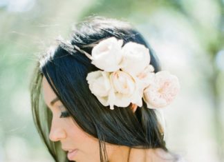 Wedding Hair With Flowers & jewels : #hair-accessories, #hairstyles Photography: KT Merry – ktmerry.com Event Planni…