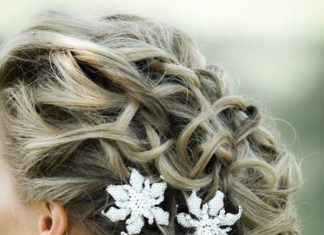 Wedding Hair With Flowers & jewels : In Love With These Wedding Hairstyles – MODwedding