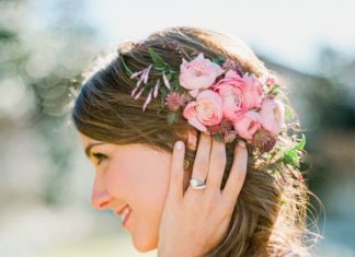 Wedding Hair With Flowers & jewels : Love the beautiful pink flowers in this bride’s hair! From ruffledblog.com/… …