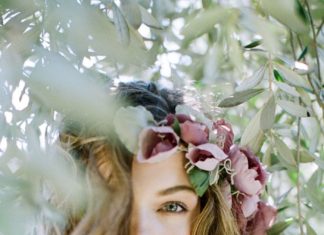 Wedding Hair With Flowers & jewels : Pacific Weddings + Jenny Yoo