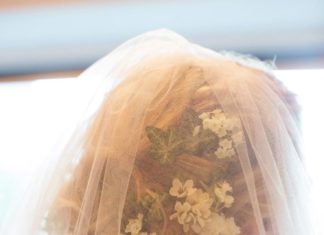 Wedding Hair With Flowers & jewels : QnVkZGluZyBVcGRvcw==…