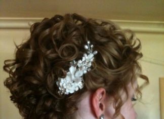 Wedding Hair With Flowers & jewels : Romantyczne loki – 30 inspirujących fryzur
