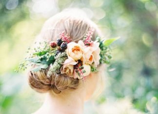 Wedding Hair With Flowers & jewels : Wedding Wednesday : 7 Hair Flower Alternatives to Flower Crowns | Flowerona…