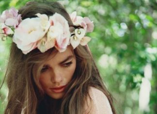 Wedding Hair With Flowers & jewels : Hey. I'm Alaska… 17 years old. I was accepted to this school for dancing, …