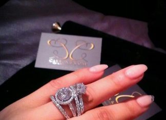 Diamond Rings : ….