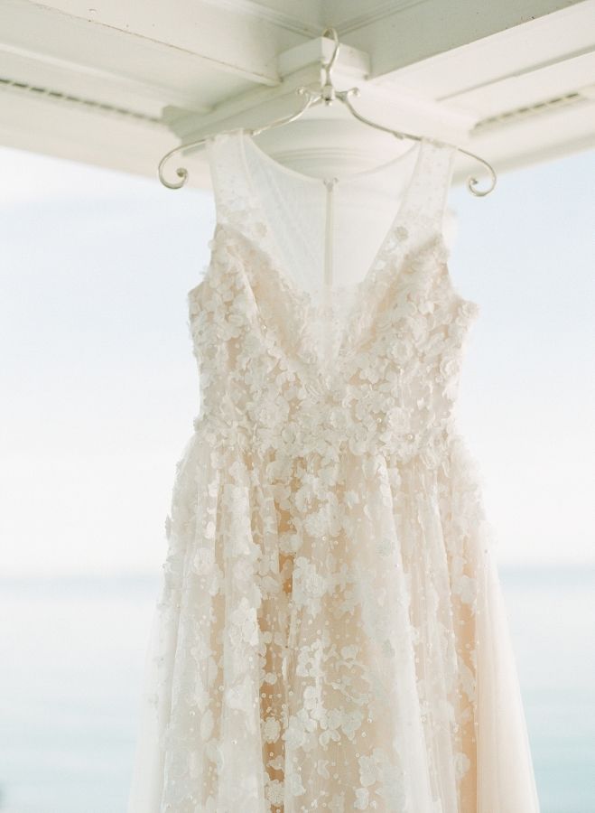 BHLDN wedding dress: www.stylemepretty... Photography: Elena Wolfe - elenawolfe....