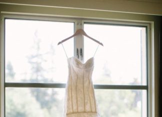 Beautiful Brand Wedding Dresses : Strapless Monique Lhuillier wedding dress: www.stylemepretty… Photography: Thi…