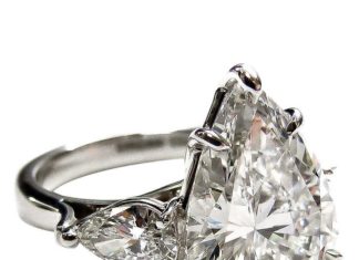 Diamond Rings : An Important 5.82 Carat Pear Shape Diamond Ring. Set with two pear shape diamond…