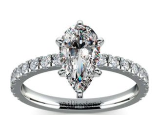 Diamond Rings : Are you a fan of Pear perfection? Show off that gorgeous, sparkling center stone…