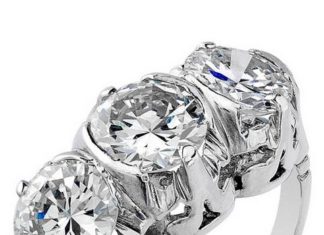 Diamond Rings : Art Deco Three Diamond Platinum Ring, Lovely Platinum Art Deco three diamond rin…