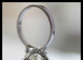 Diamond Rings : Caroline Halo engage #vintage #jewelry vintage jewelry art diy…